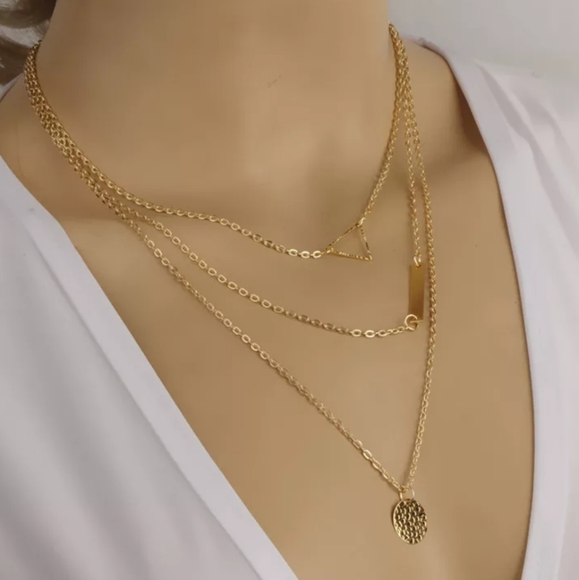Jewelry - Goldtone Layered Necklace